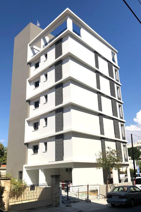 الشقق الفندقية نيقوسيافي  Baz Tower المظهر الخارجي الصورة